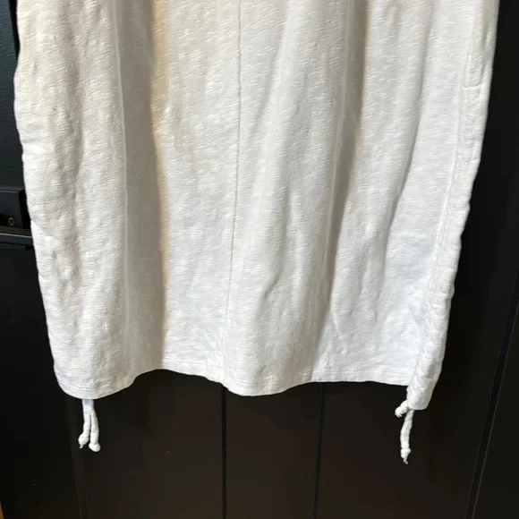 Chalet White Casual Cotton Dress with Pockets - Picture 5 of 9